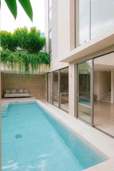 บ้านเดี่ยวระดับ Luxury 3ชั้น ถนนจันทร์ เขตบางคอแหลม, Bangkok