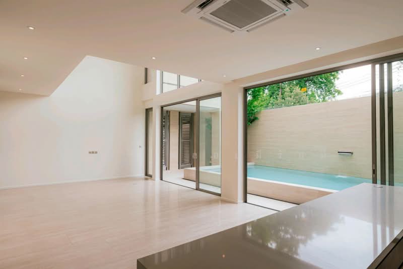 บ้านเดี่ยวระดับ Luxury 3ชั้น ถนนจันทร์ เขตบางคอแหลม, Bangkok