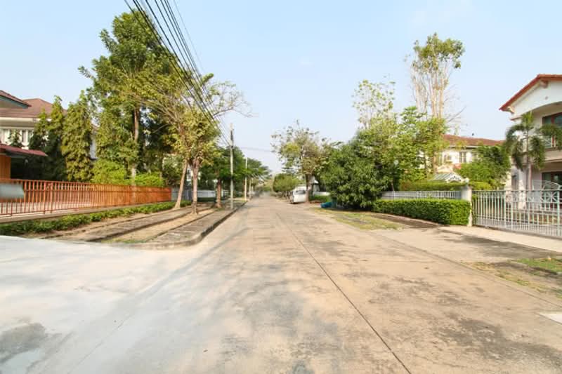 Manthana Wongwaen-Pinklao, Nonthaburi