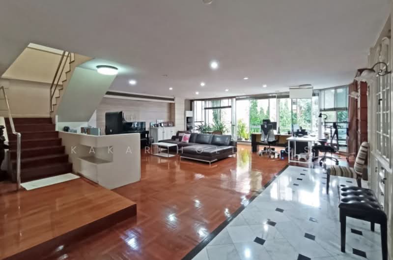 Premier Condominium, Bangkok