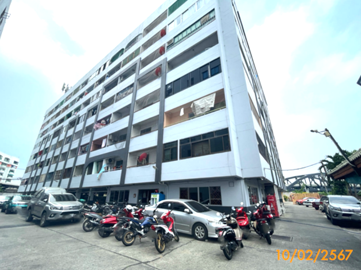 Condominium with garden by the river, 2 Suan Luang condominiums, Bangkok.