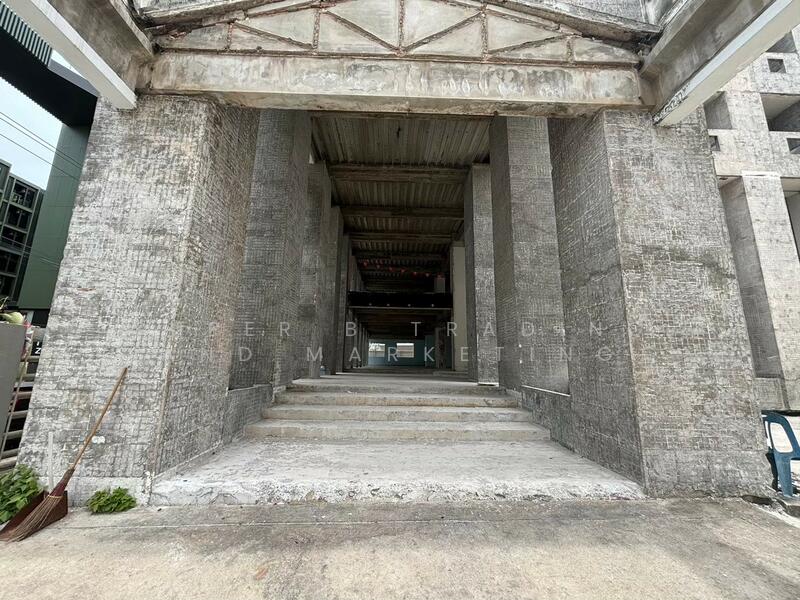 Land for sale with a 7-storey commercial building with warehouse 1 rai 2 ngan Soi Supapong 3 Prawet, Bangkok
