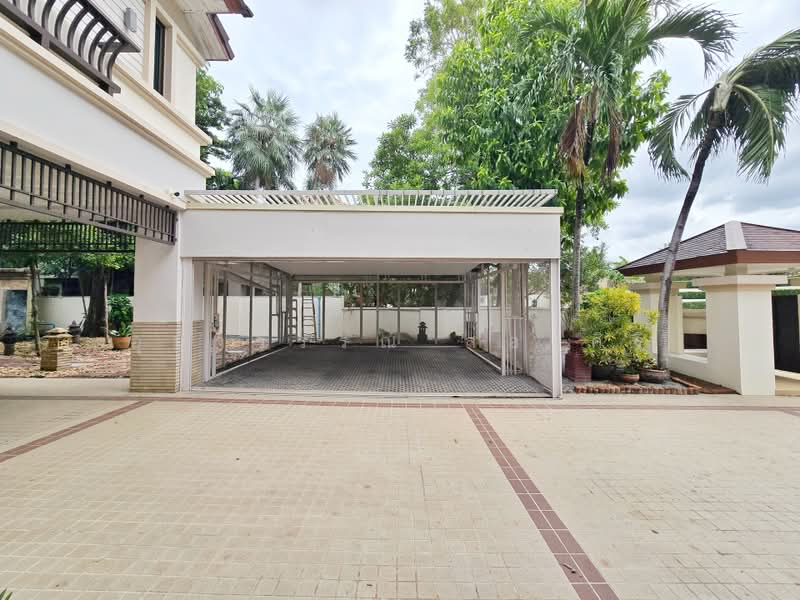 Nusasiri Satorn – Pinklao, Bangkok
