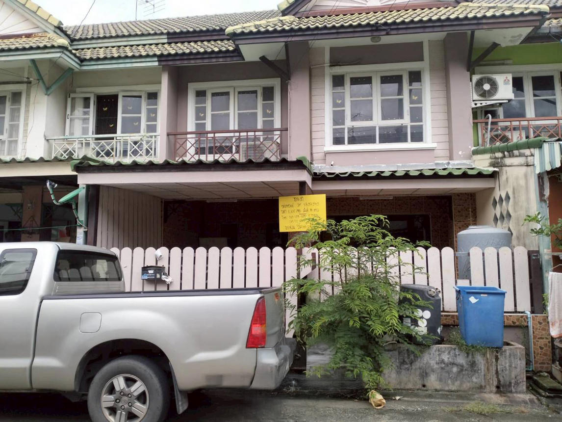 Townhouse in Baan Phruksa 13, Klong Luang, Pathum Thani