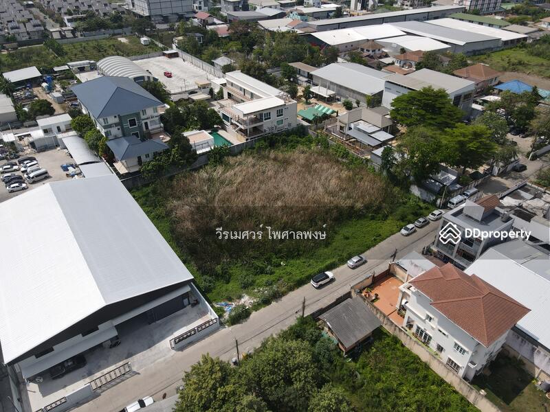 ขายที่ดิน เลียบด่วนเอกมัย-รามอินทรา (เหมาะสร้าง บ้านหรู + สำนักงาน) 1-3-86 ไร่ ถนนกว้าง 9 m., Bangkok
