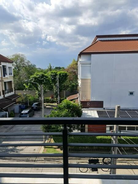 Baan Klang Muang Kaset-Nawamin, Bangkok