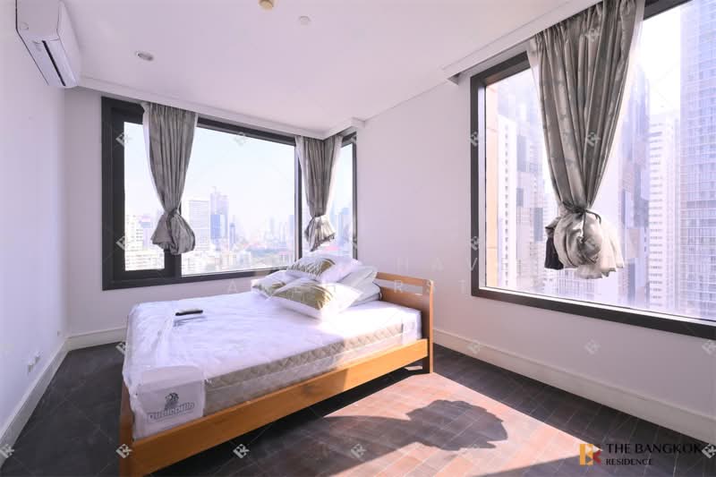 AGUSTON Sukhumvit 22, Bangkok