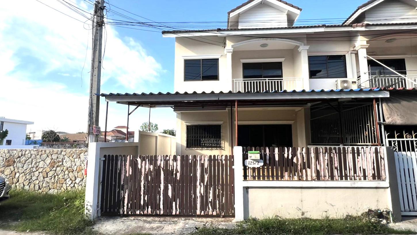 Townhouse in Bang Lamung, Chonburi