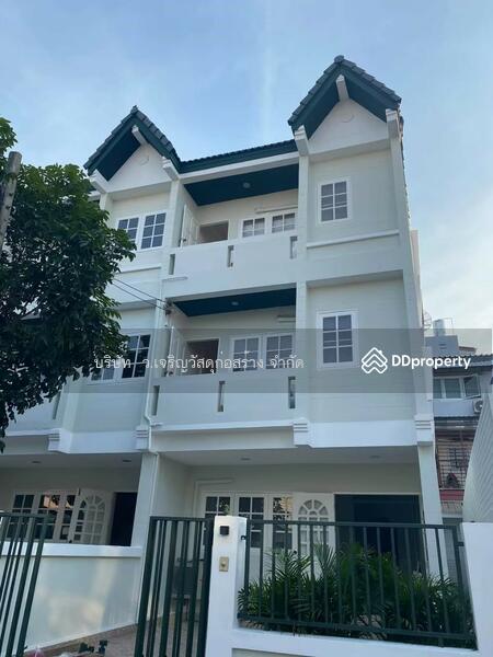 ขายทาวน์เฮาส์ใหญ่ 3 ชั้น สร้างใหม่แต่งสวยสุขุมวิท105(ลาซาล)แยก 28 เยื้องร.ร.นานาชาติบางกอกพัฒนา, Bangkok