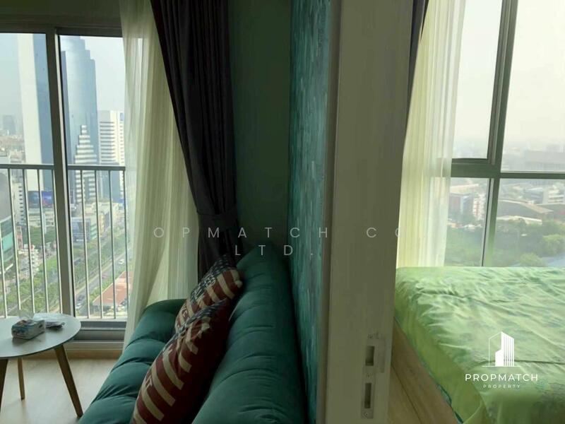 Noble Revolve Ratchada, Bangkok