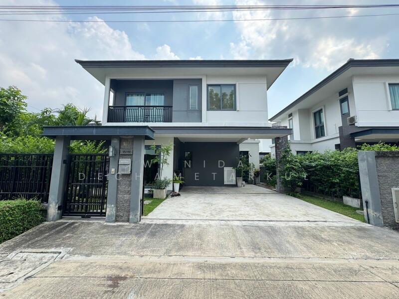 Britania Bangna-KM.12, Samut Prakan