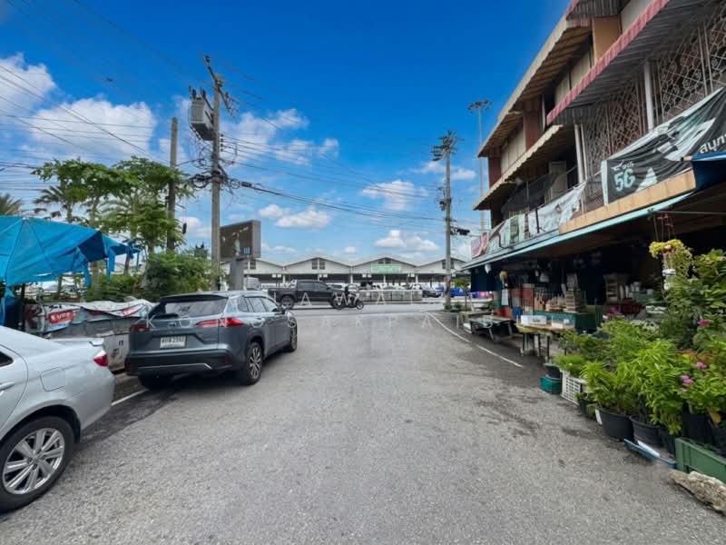 Land for sale with a 2-story house on Dan Kao Road, Soi 1. 55 sq.wa. (approximately 14 x 16 meters), Samut Prakan