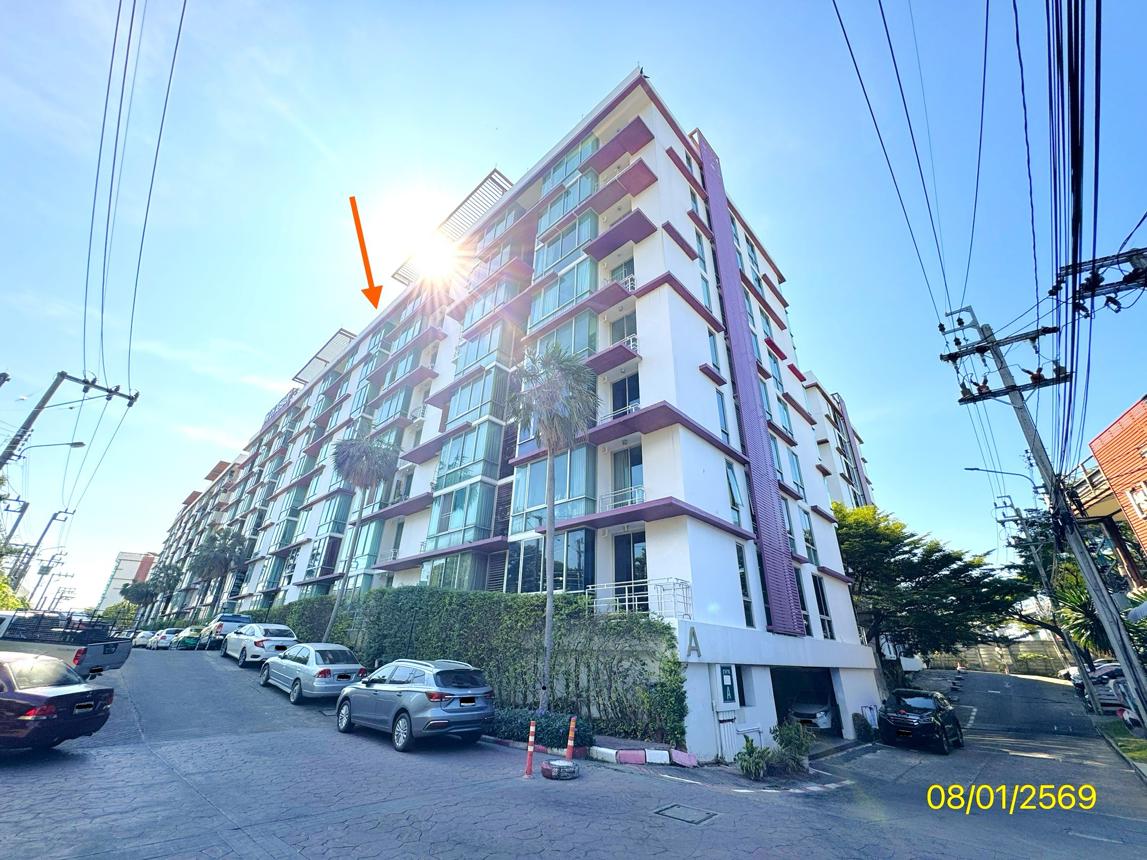 Condominium The Iris Building A, Bang Na, Bangkok