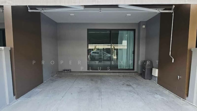 Baan Klang Muang Sukhumvit-Onnut, Bangkok