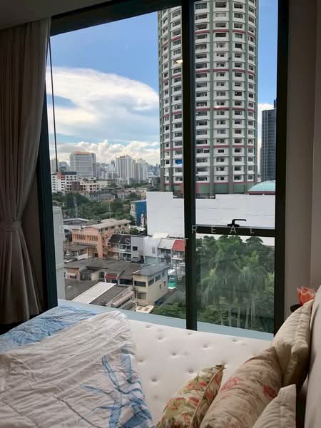 LAVIQ Sukhumvit 57, Bangkok
