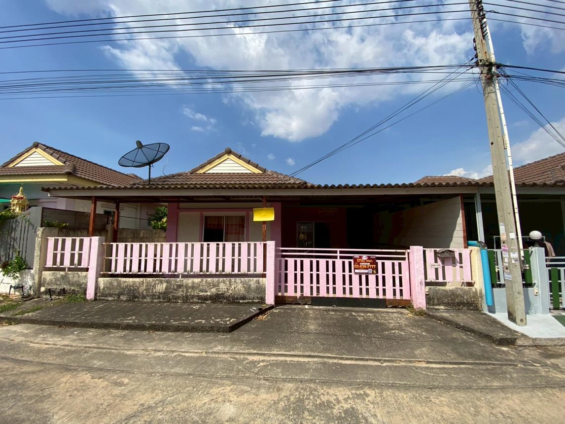 Townhouse outside Chonburi Sriracha Project, Chonburi Province