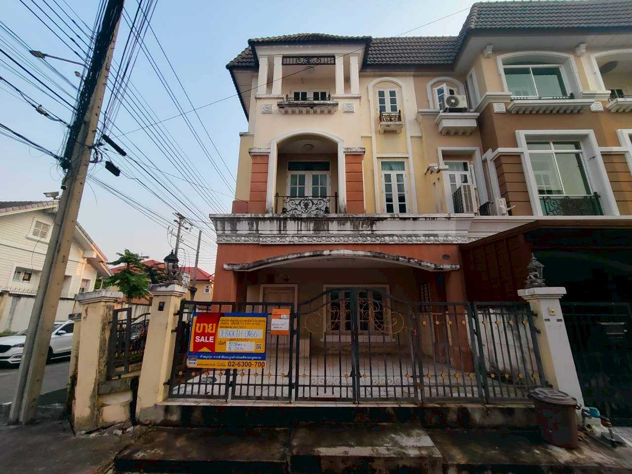 Townhouse project Serani Pruksa Lad Phrao 130.