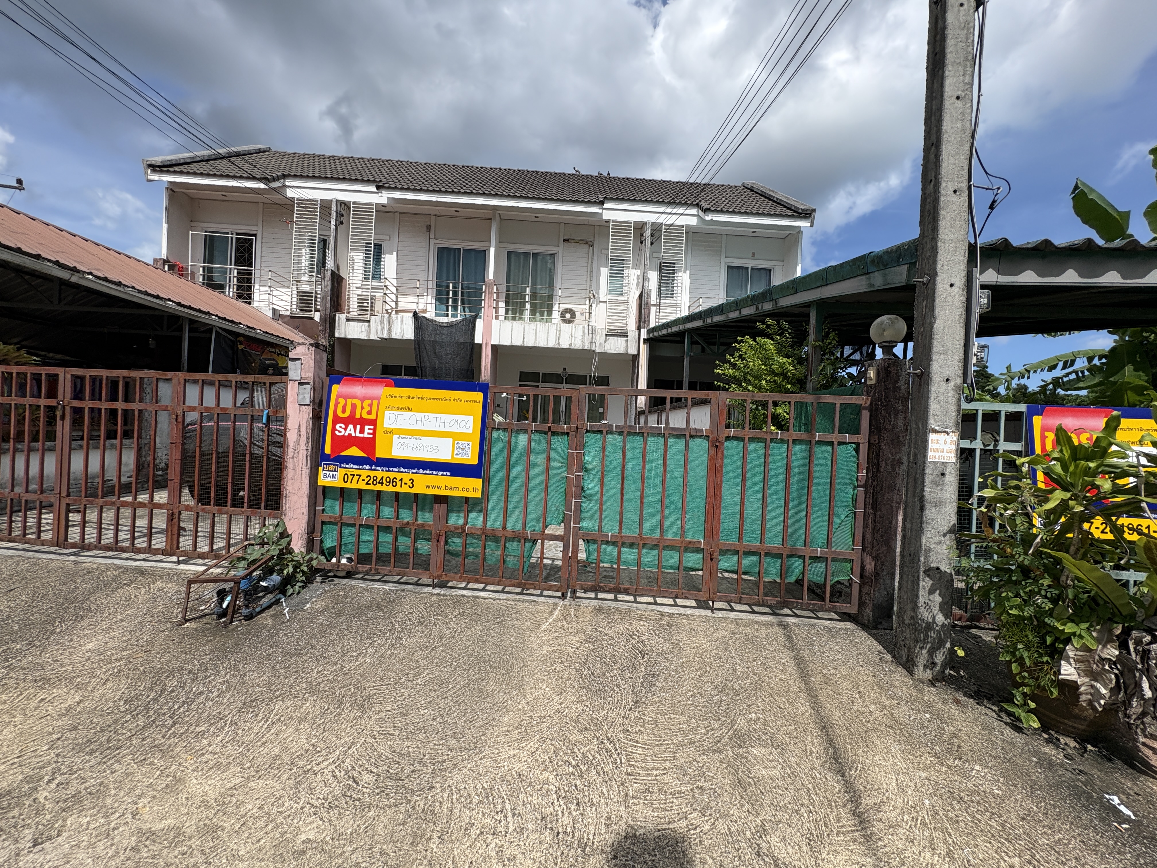 Two-story townhouse in Chumphon city