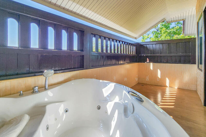 Spacious Private Residence with Pool and Garden Setting, Chiang Mai