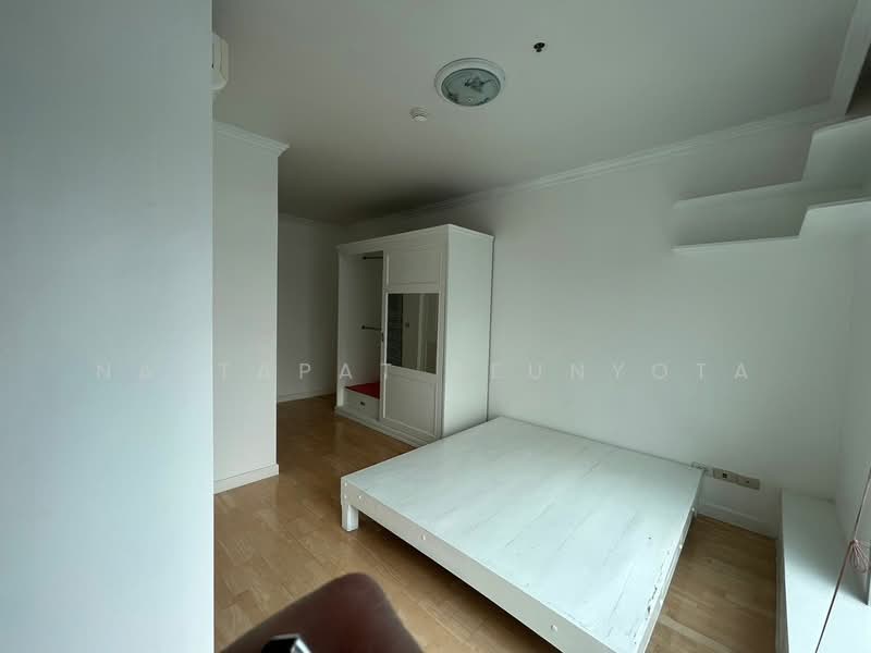 Baan Sathorn Chao Phraya, Bangkok