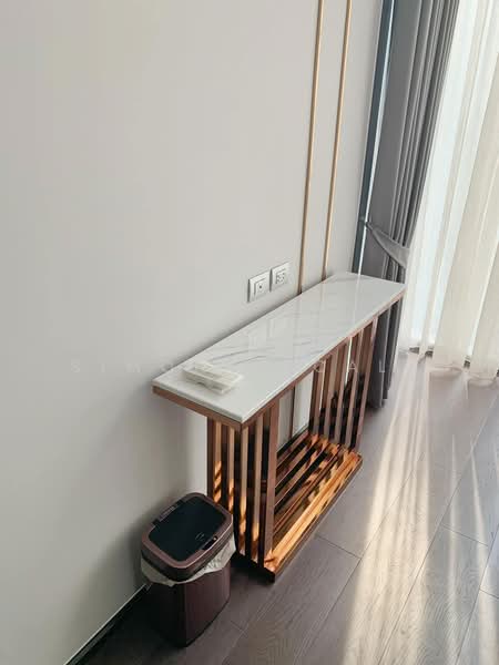 LAVIQ Sukhumvit 57, Bangkok