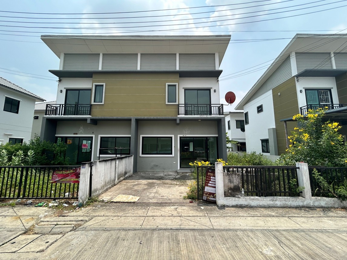 ทาวน์เฮ้าส์ หมู่บ้านทรัพย์ธานี 5 ธัญบุรี ปทุมธานี