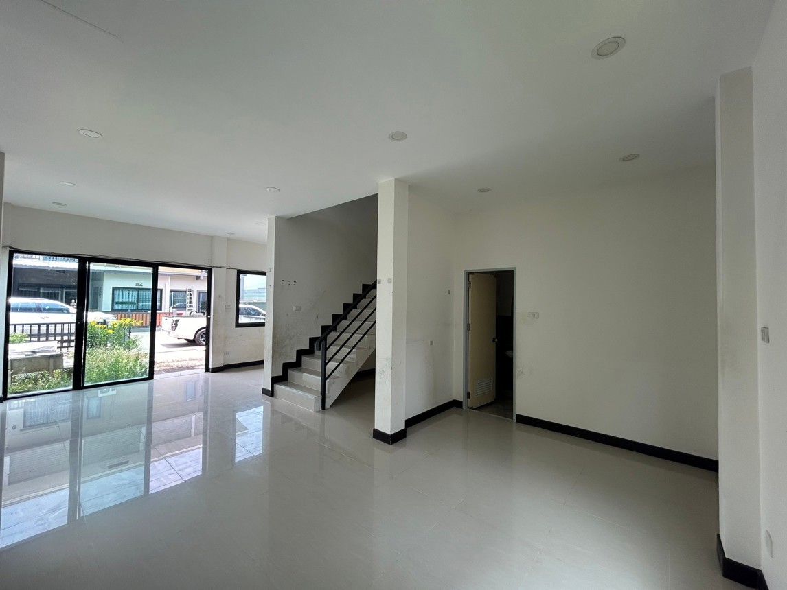 ทาวน์เฮ้าส์ หมู่บ้านทรัพย์ธานี 5 ธัญบุรี ปทุมธานี