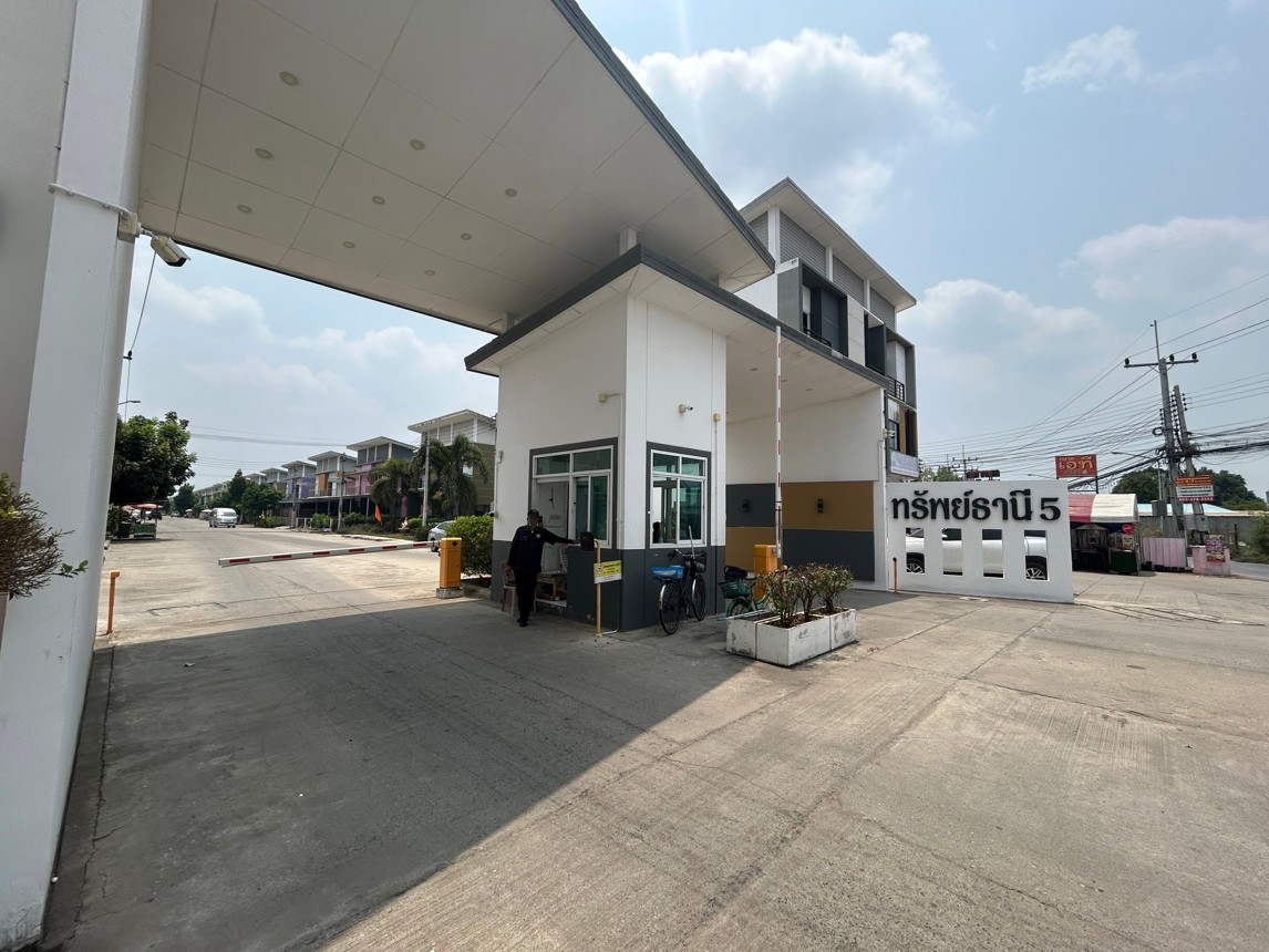 Townhouse in Thupthani Property Village 5, Thanyaburi, Pathum Thani