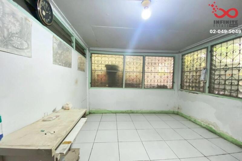 ขายที่ดินพร้อมบ้าน 2ชั้น 57ตรว. ศรีนครินทร์ 38 ใกล้ MRT สายสีเหลือง, Bangkok