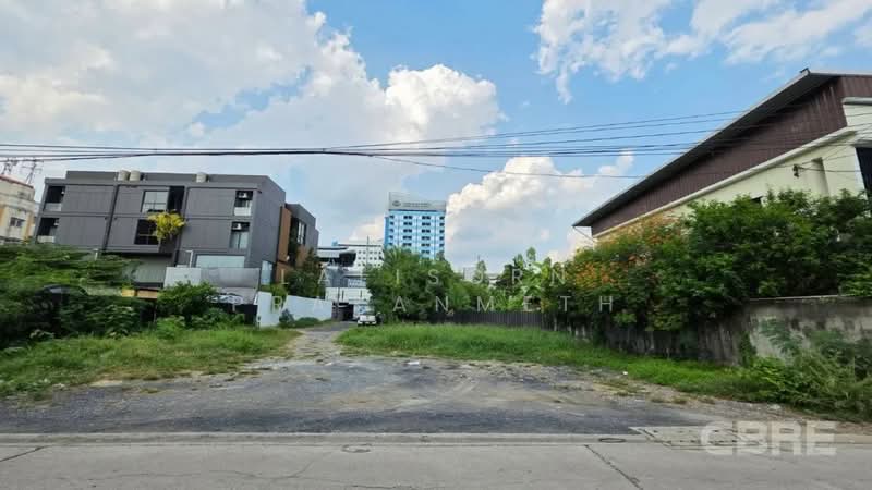 Land on Ladprao 122, bangkok