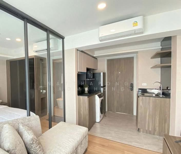 Lloyd Soonvijai-Thonglor, Bangkok
