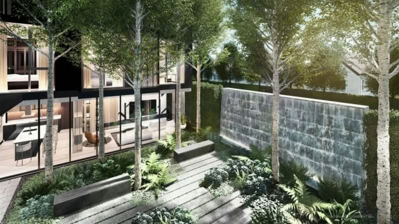 Lloyd Soonvijai-Thonglor, Bangkok