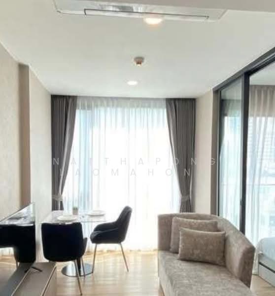Lloyd Soonvijai-Thonglor, Bangkok