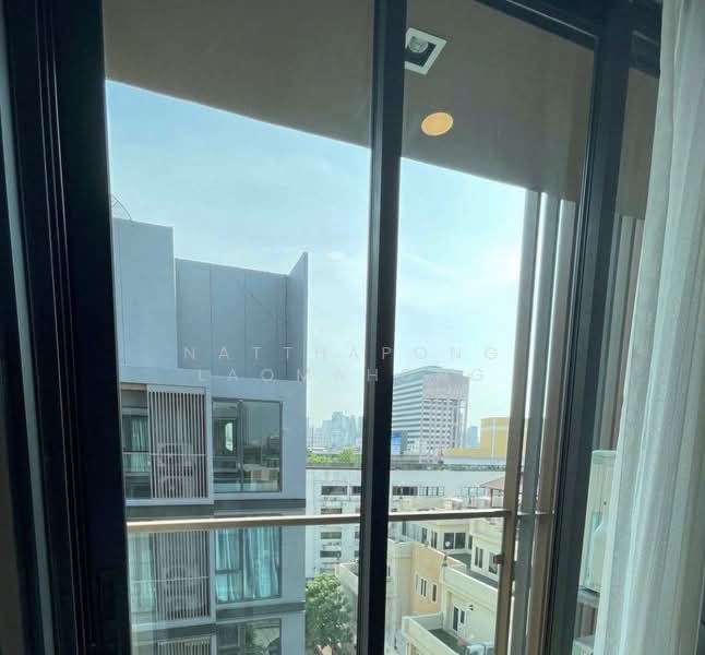 Lloyd Soonvijai-Thonglor, Bangkok