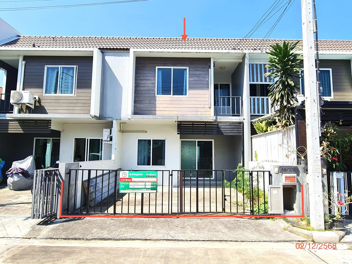 Townhouse at The Colors Kanchanaphisek-Ratchaphruek (Phase 8) in Thanyong, Nonthaburi
