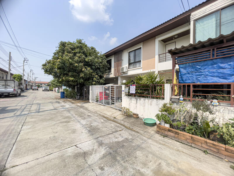 ทาวน์โฮม 2 ชั้น หมู่บ้าน ออมธนา บางบัวทอง - ไทรน้อย, Nonthaburi