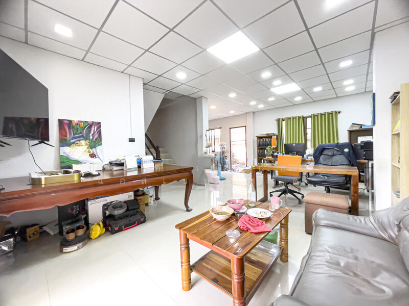 ทาวน์โฮม 2 ชั้น หมู่บ้าน ออมธนา บางบัวทอง - ไทรน้อย, Nonthaburi