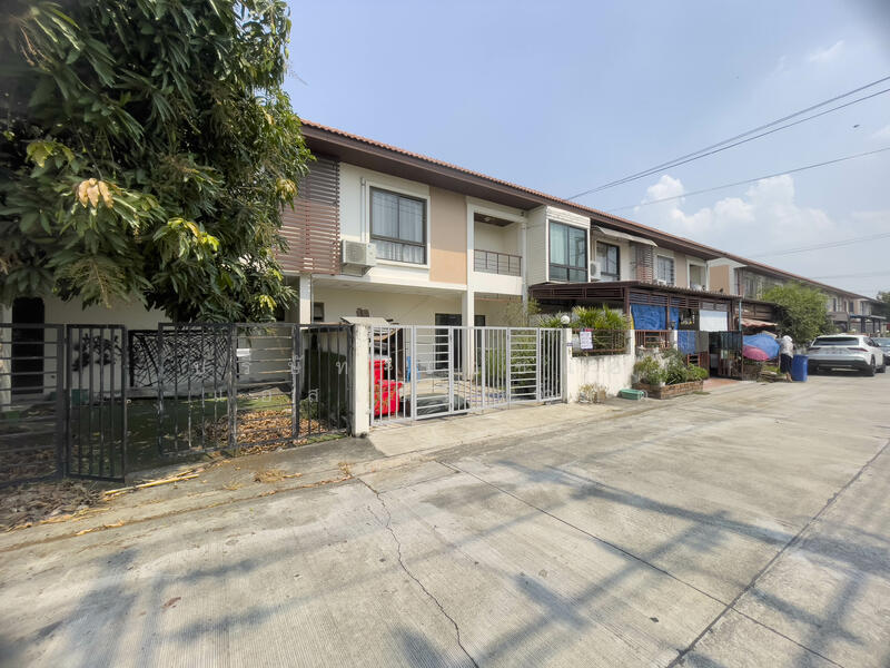 ทาวน์โฮม 2 ชั้น หมู่บ้าน ออมธนา บางบัวทอง - ไทรน้อย, Nonthaburi