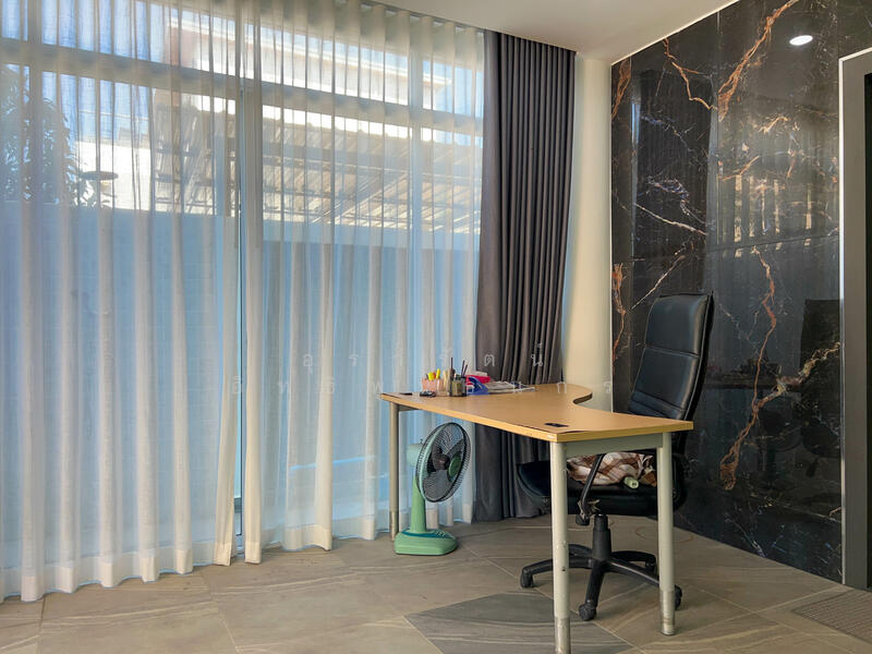 Modern Townhome for Sale 5 bed 6 Bath, soi Khao talo Pattaya, Chon Buri (Pattaya)