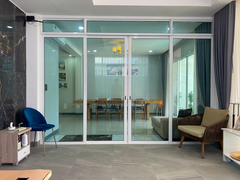 Modern Townhome for Sale 5 bed 6 Bath, soi Khao talo Pattaya, Chon Buri (Pattaya)