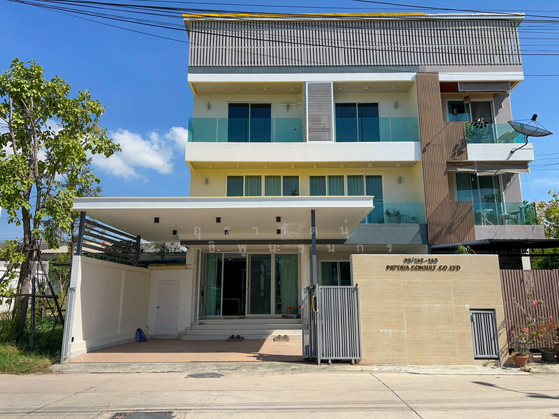 Modern Townhome for Sale 5 bed 6 Bath, soi Khao talo Pattaya, Chon Buri (Pattaya)