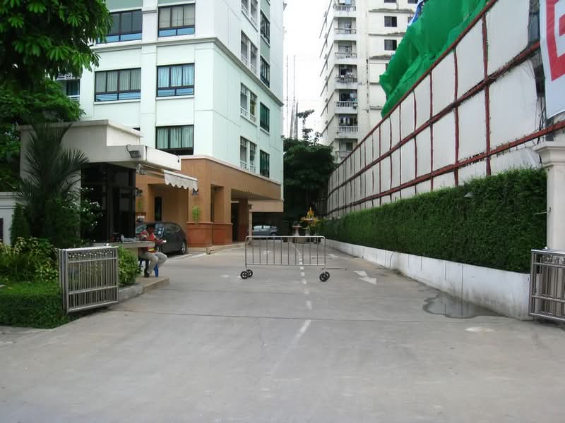 Lumpini Place Narathiwas Ratchanakarin, Bangkok