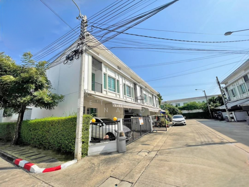 Pleno Ramintra–Wongwaen, Bangkok
