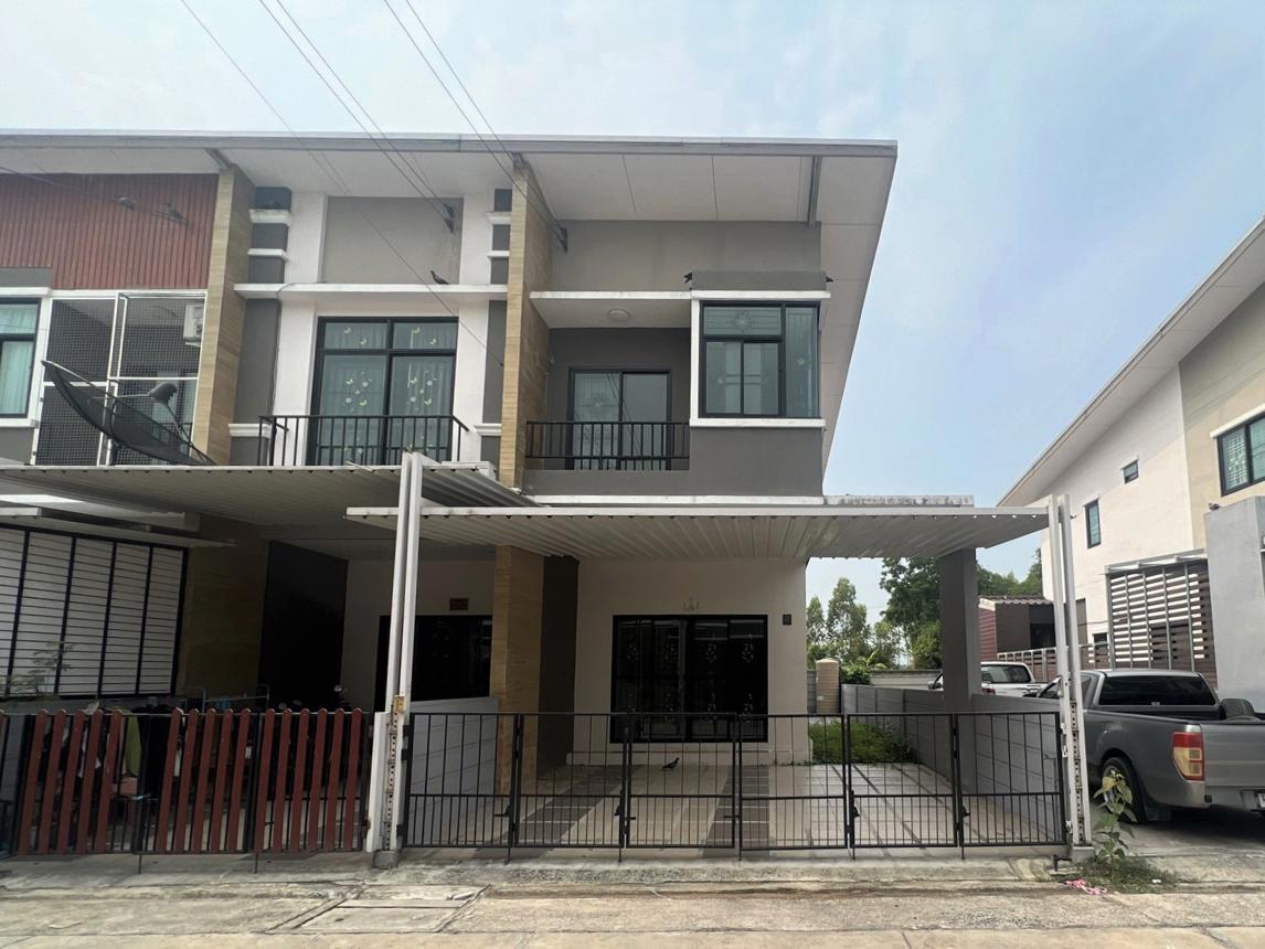 Townhouse Saen Rak 3 Pan Thong Chonburi
