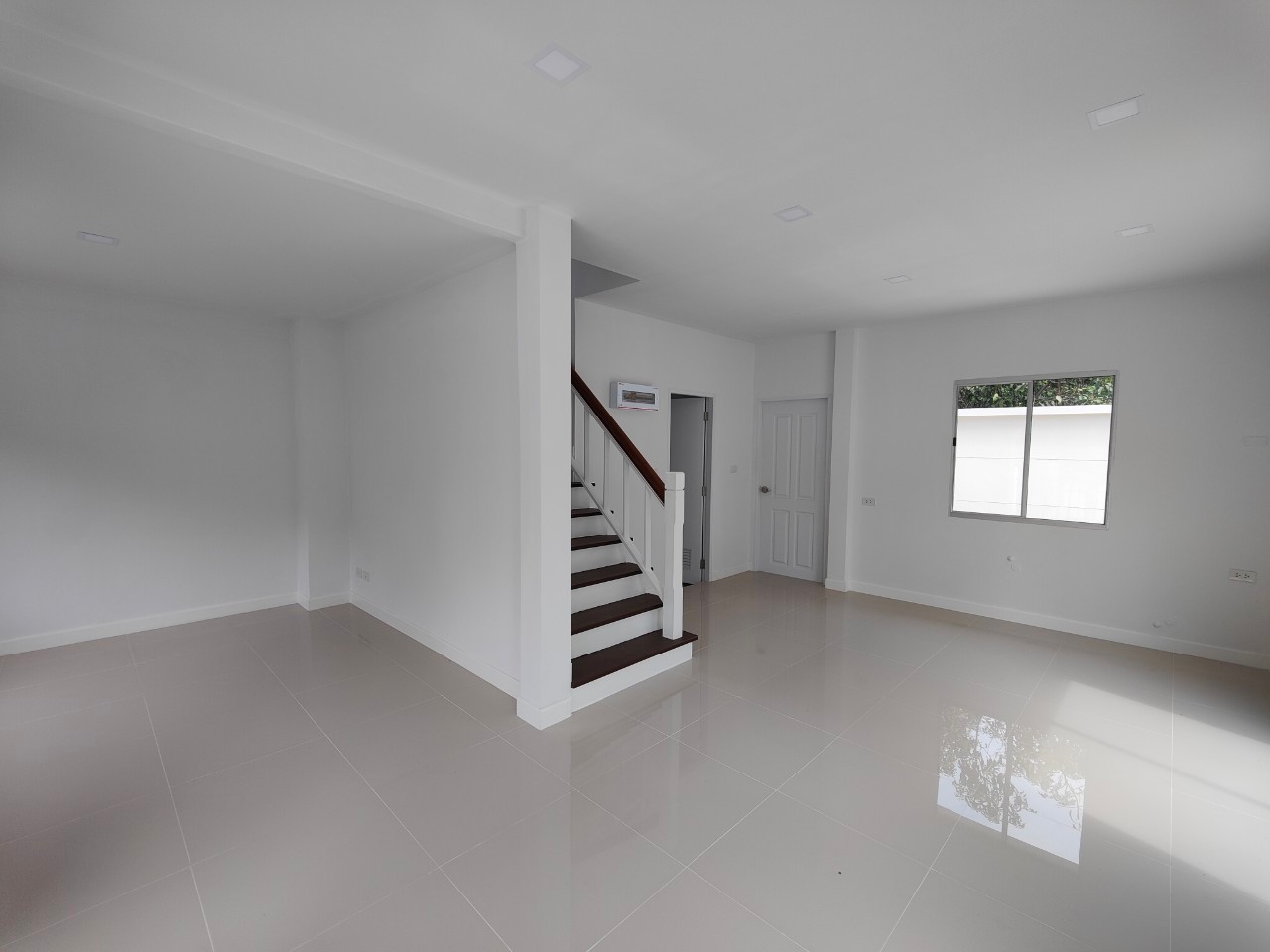 บ้านแฝด โครงการบ้านมณีรินทร์ พาร์ค 2 เมืองปทุมธานี :ปรับปรุงใหม่