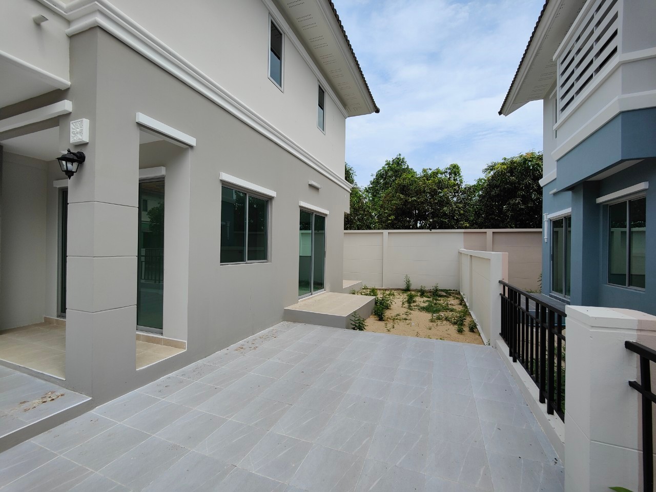 บ้านแฝด โครงการบ้านมณีรินทร์ พาร์ค 2 เมืองปทุมธานี :ปรับปรุงใหม่