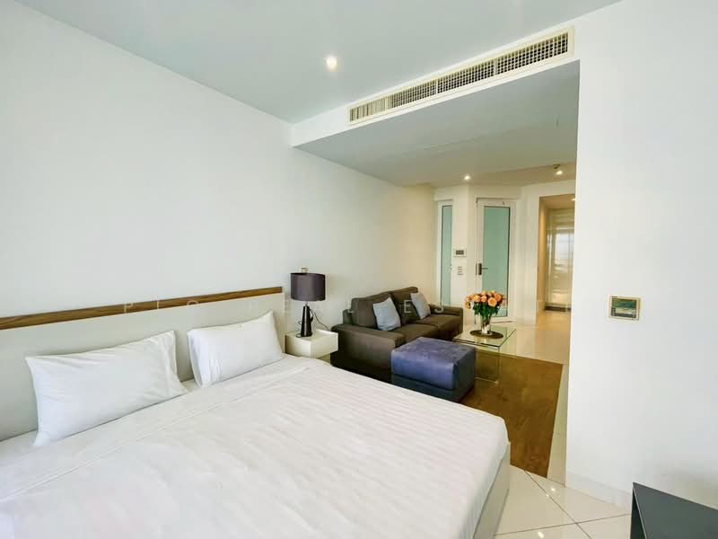Pure Sunset Beach, Chon Buri (Pattaya)