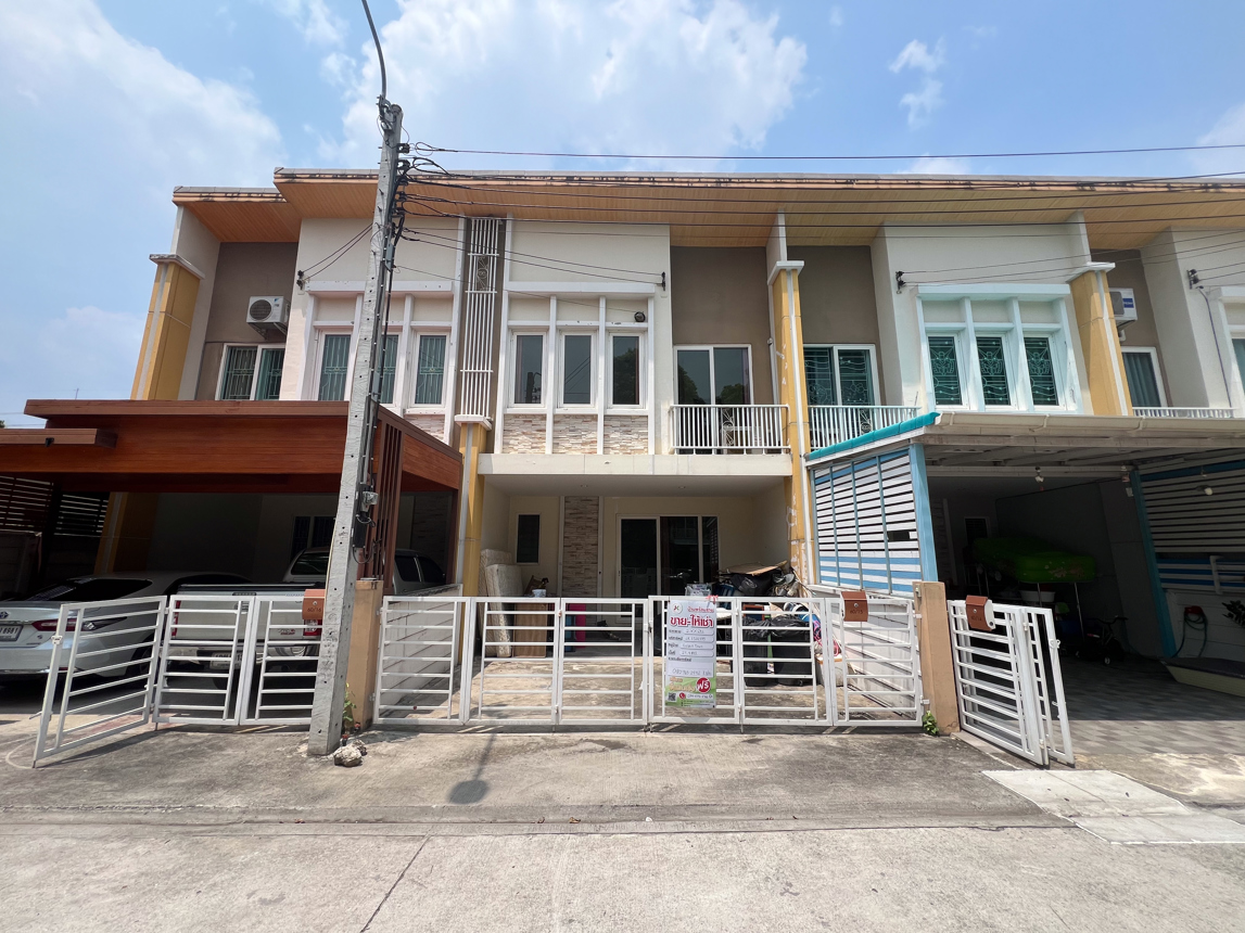 ทาวน์เฮ้าส์ หมู่บ้านโกลเด้นทาวน์ ชัยพฤกษ์-วงแหวน ไทรน้อย นนทบุรี