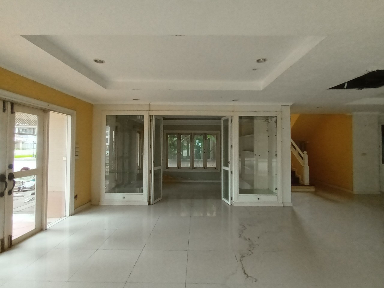 Thana Thong Eligan Home