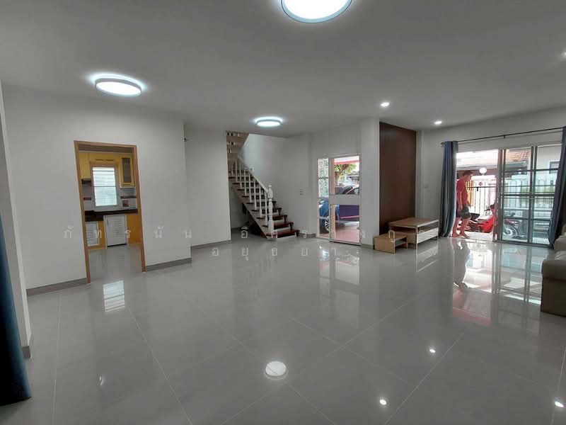 บ้านธงชัย พาร์ควิลล์ ตำบลประชาธิปัตย์ อำเภอธัญบุรี จังหวัดปทุมธานี, Pathum Thani